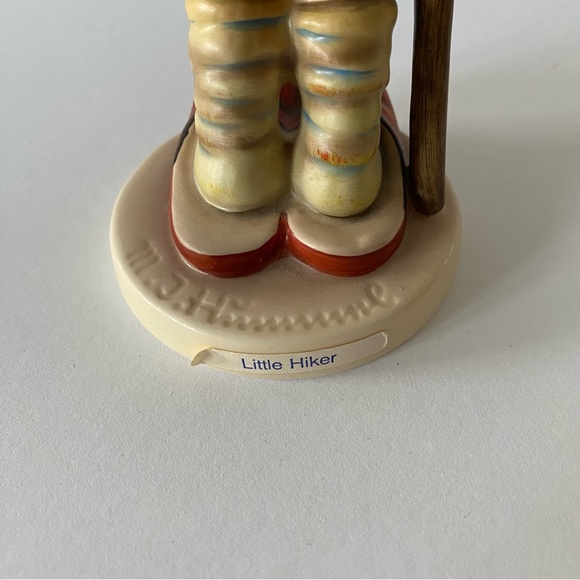 Hummel Figurine #16 “Little Hiker” TMK 6 1979-1990 - Picture 7 of 9